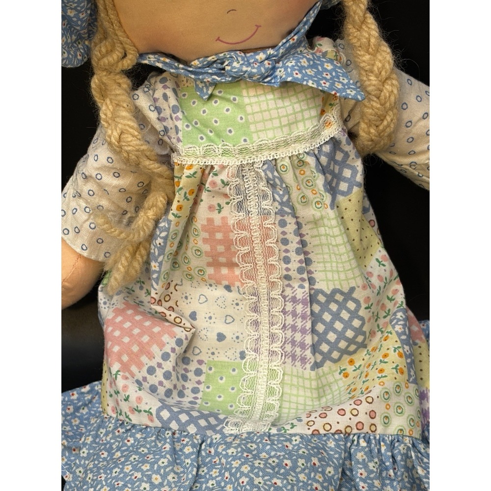 Vintage 1974 Holly Hobbie Rag Doll Knickerbocker Patchwork Dress Blue Bonnet 17" - Picture 3 of 15